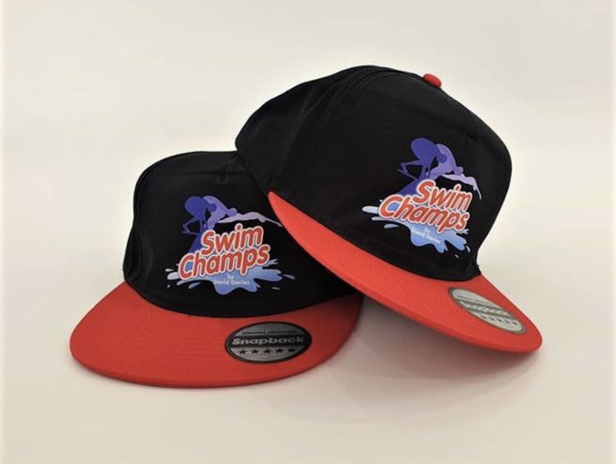 Snapback Cap in Black/Red